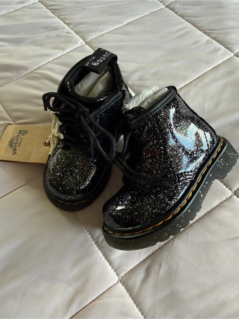 NWT NIB Dr. Martens Black Cosmic Glitter Lace-Up Girls' Boots BRAND NEW size 5